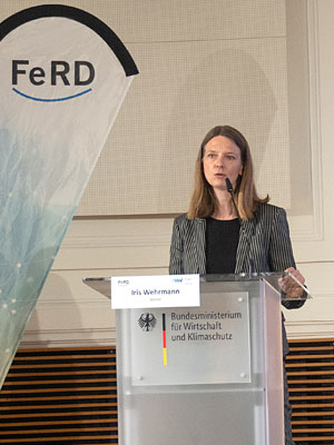 Iris Wehrman während ihres Vortrages im Rahmen der FeRD-Konferenz