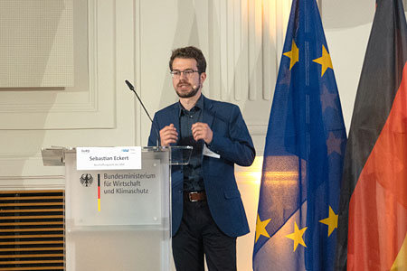 Sebastian Eckert (BMI) während seines Vortrages bei der FeRD-Konferenz